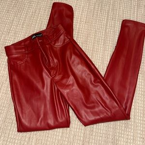 ZARA. Faux leather leggings.